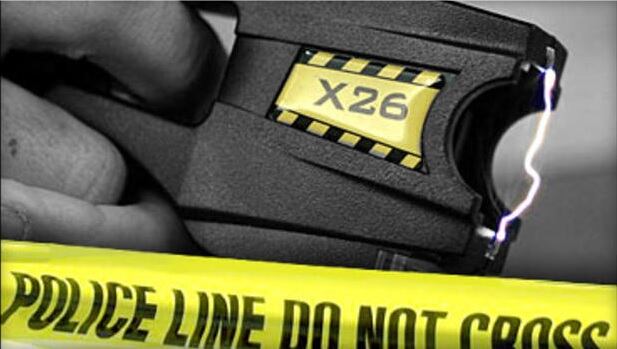 El perro fue atacado con un arma para producir descargas eléctricas. 