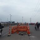 Joven murió al caer de su bicicleta luego de que conductor realizara maniobras imprudentes para esquivar gigantesco hueco en un puente