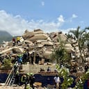 Equipo de rescate de Colombia USAR COL-1 rescata al niño Moisés tras el temblor en Venezuela (Cortesía: UNGRD)