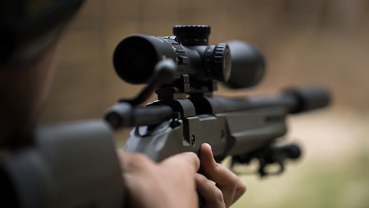 Pero las medidas propuestas están muy lejos de lo que quería el presidente Biden, como la prohibición de los rifles de asalto, presentes en los tiroteos más mortíferos de las últimas semanas en ese país.