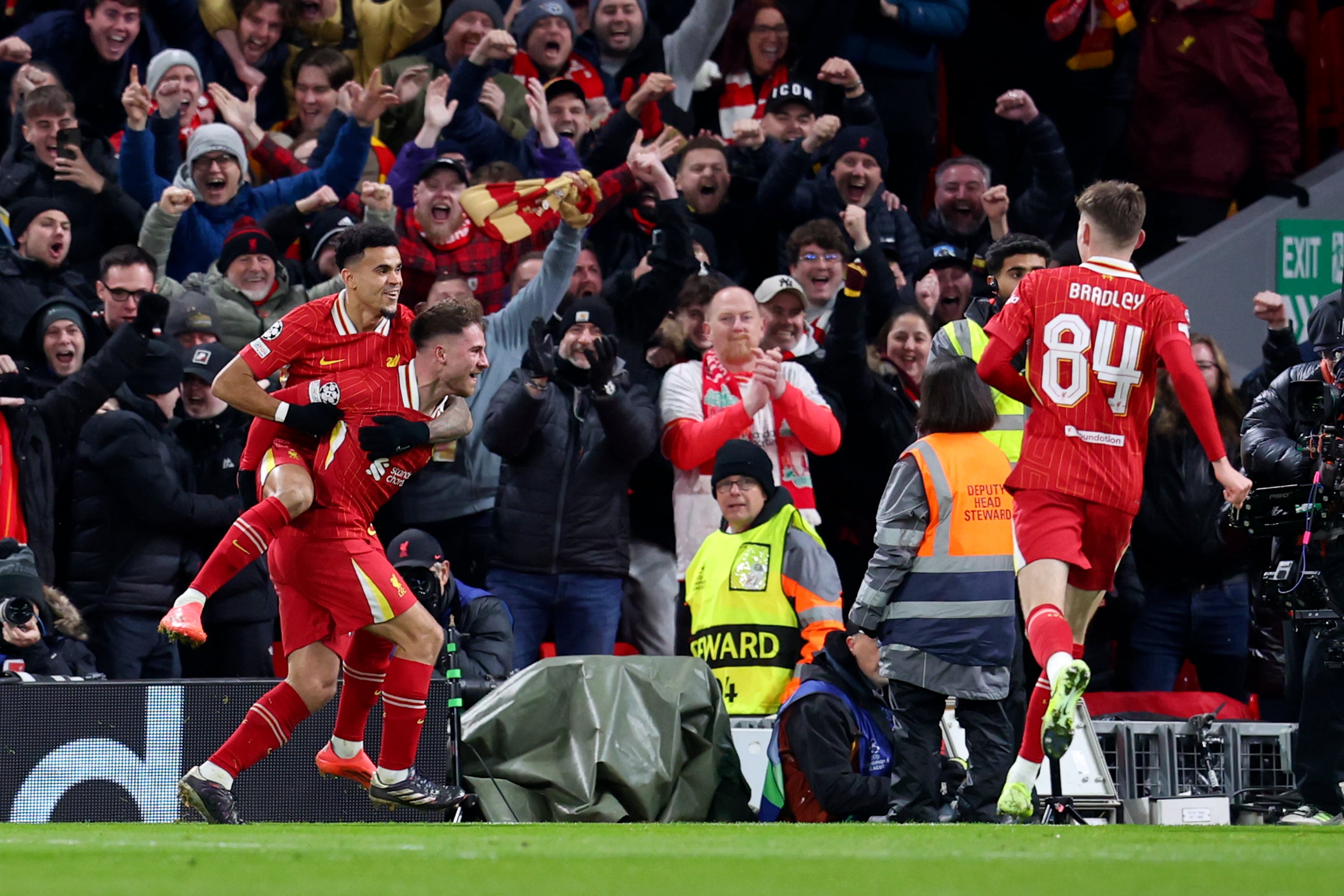 El conjunto inglés se impuso contra los españoles en Anfield.