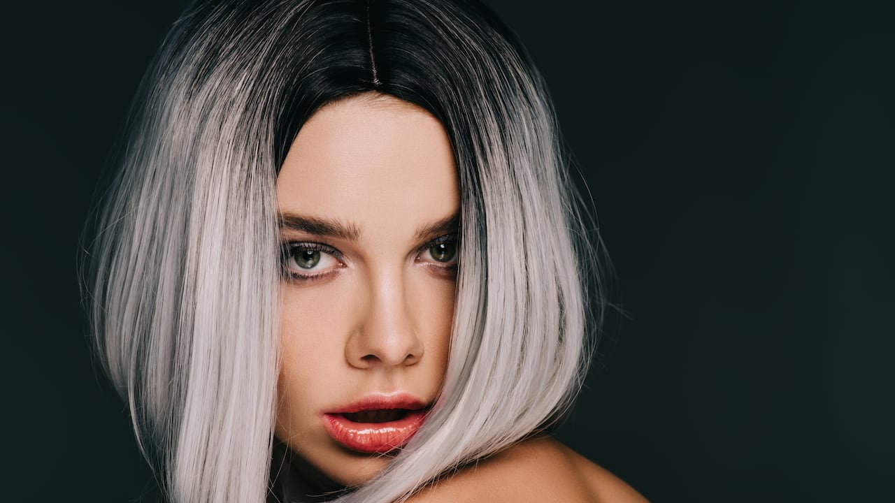 Esta técnica se adapta a diferentes tipos de cabello, desde castaños oscuros hasta rubios claros.