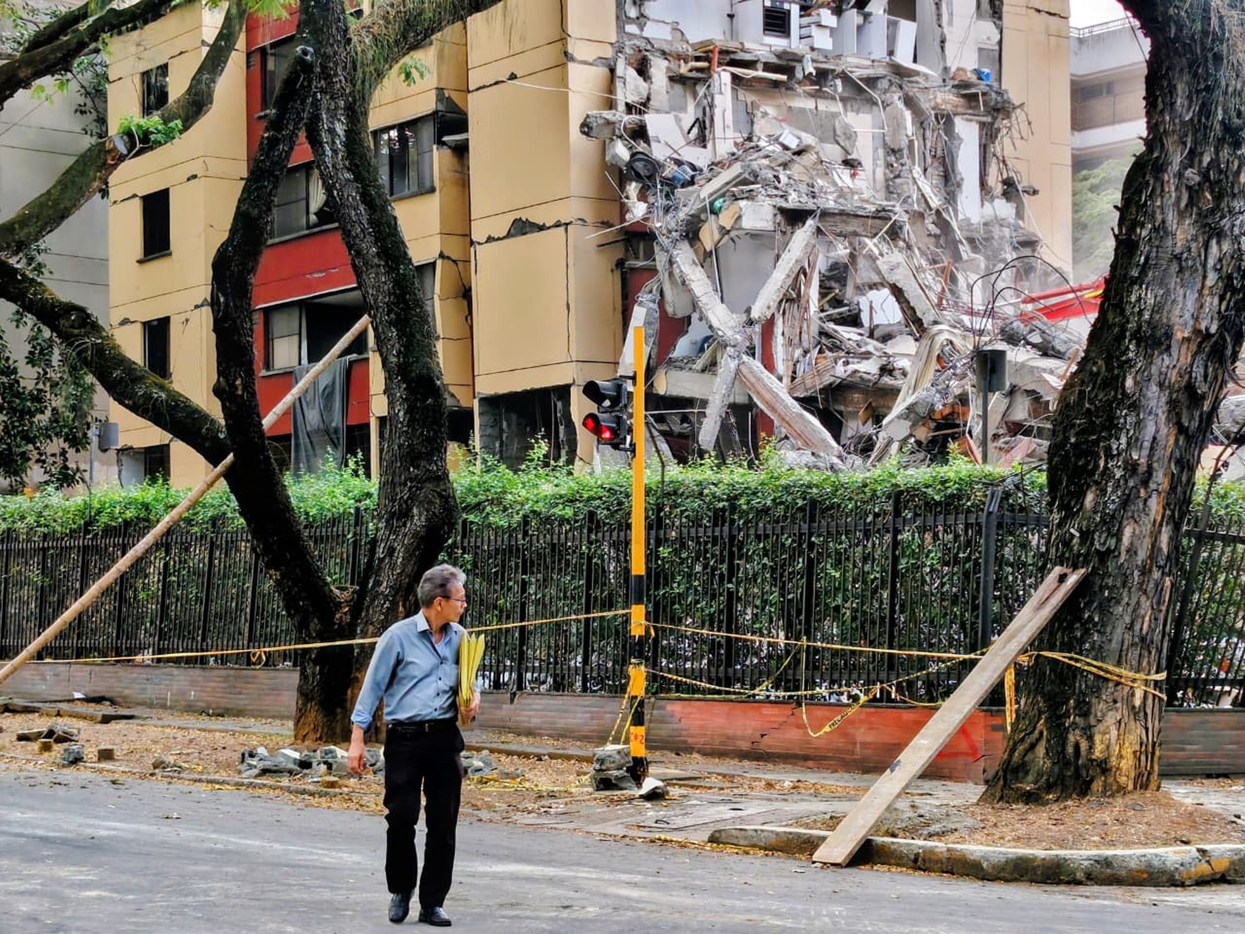 Demoliciones de los edificios Guadalupe y Molino Rojo en el sur de Cali.
