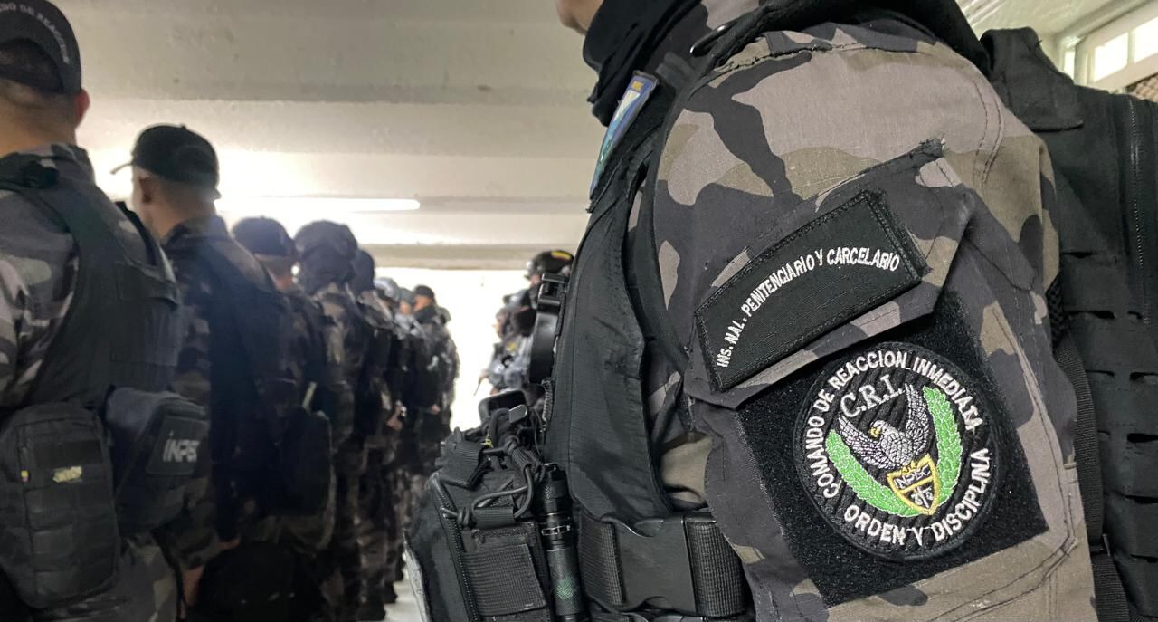 Operativos del Inpec en la cárcel La Modelo de Bogotá.