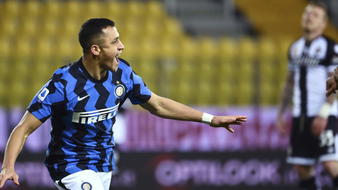 Alexis Sánchez, la figura en la victoria del Inter ante Parma. Foto: AP/Massimo Paolone