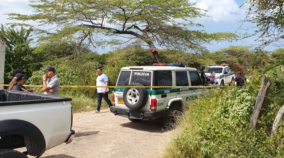 Los cuerpos fueron encontrados en la vía conocida como Puerto Caracol, que conduce a un asentamiento indígena wayuu.