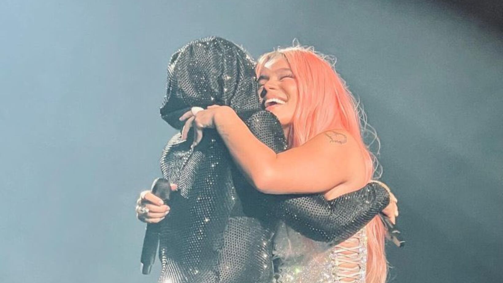 El legendario momento que se vivió entre Alicia Keys y Karol G en pleno concierto