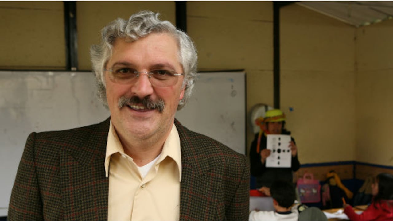 Julián De Zubiría es fundador y director del Instituto Merani. Considera que la propuesta de Compartir se queda corta en el análisis de otras variables asociadas a la calidad.