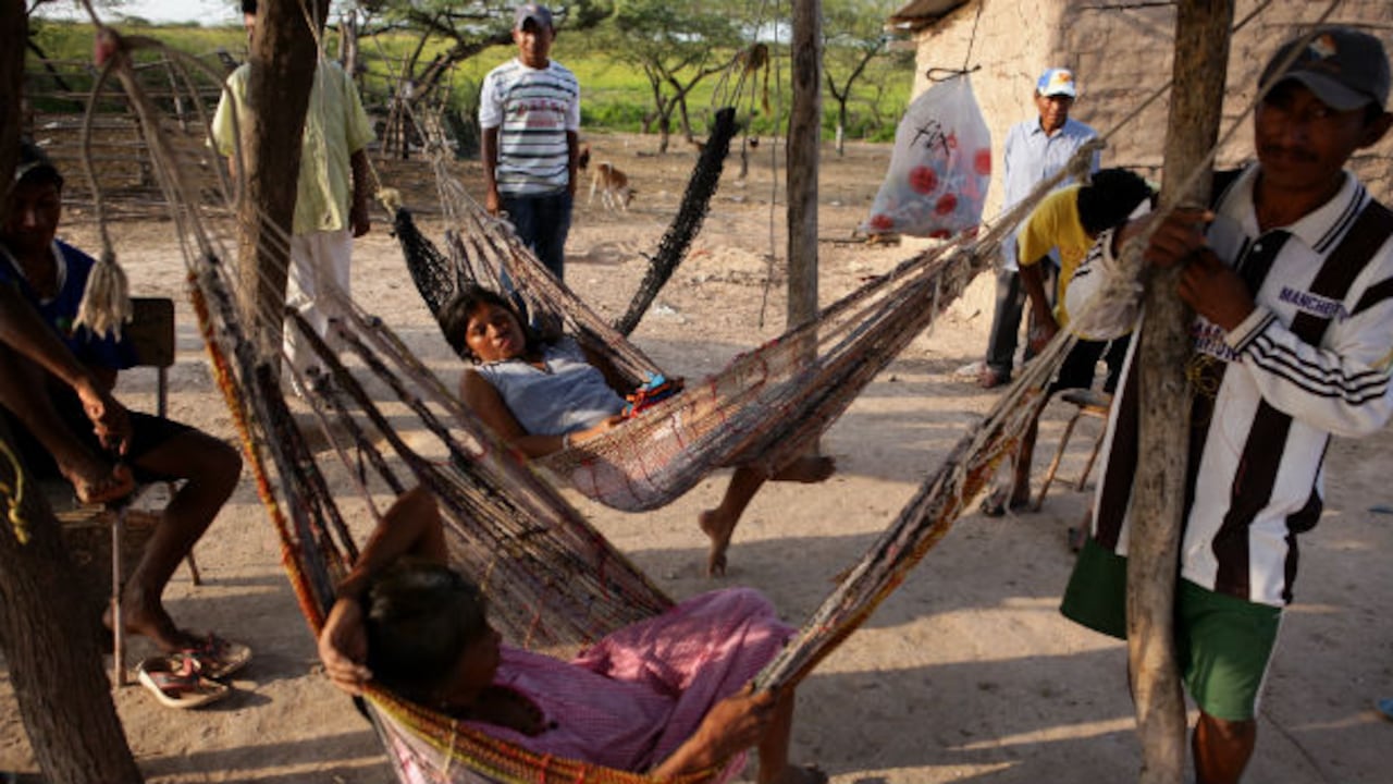 En la mesa se definieron metas a corto, mediano y largo plazo, ante la presencia de cerca de 300 indígenas.