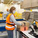 Trabajadores de Amazon en el centro logístico
AMAZON
(Foto de ARCHIVO)
28/9/2020
