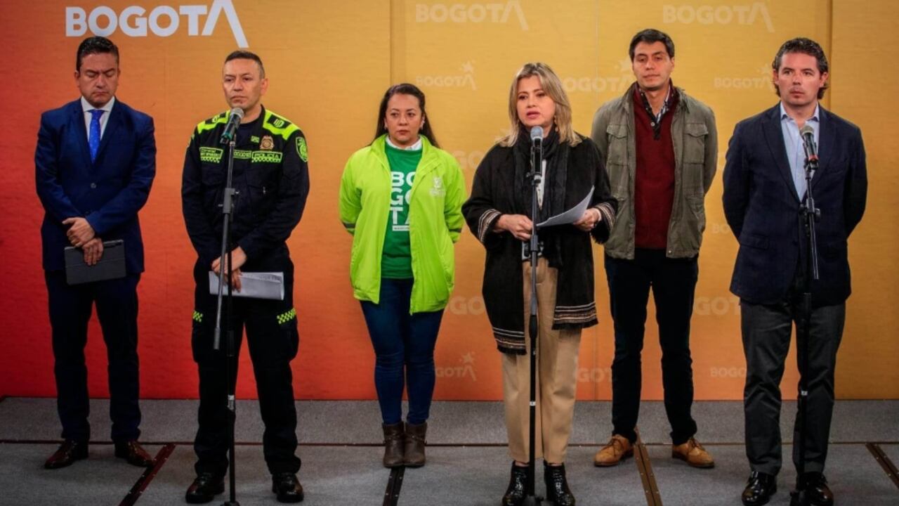 La alcaldesa encargada de Bogotá, Edna Bonilla, lideró un consejo de seguridad junto al secretario Aníbal Fernández de Soto; el sub comandante de la Policía, coronel Herbert Benavides; y la secretaria de Movilidad, Deyanira Ávila.