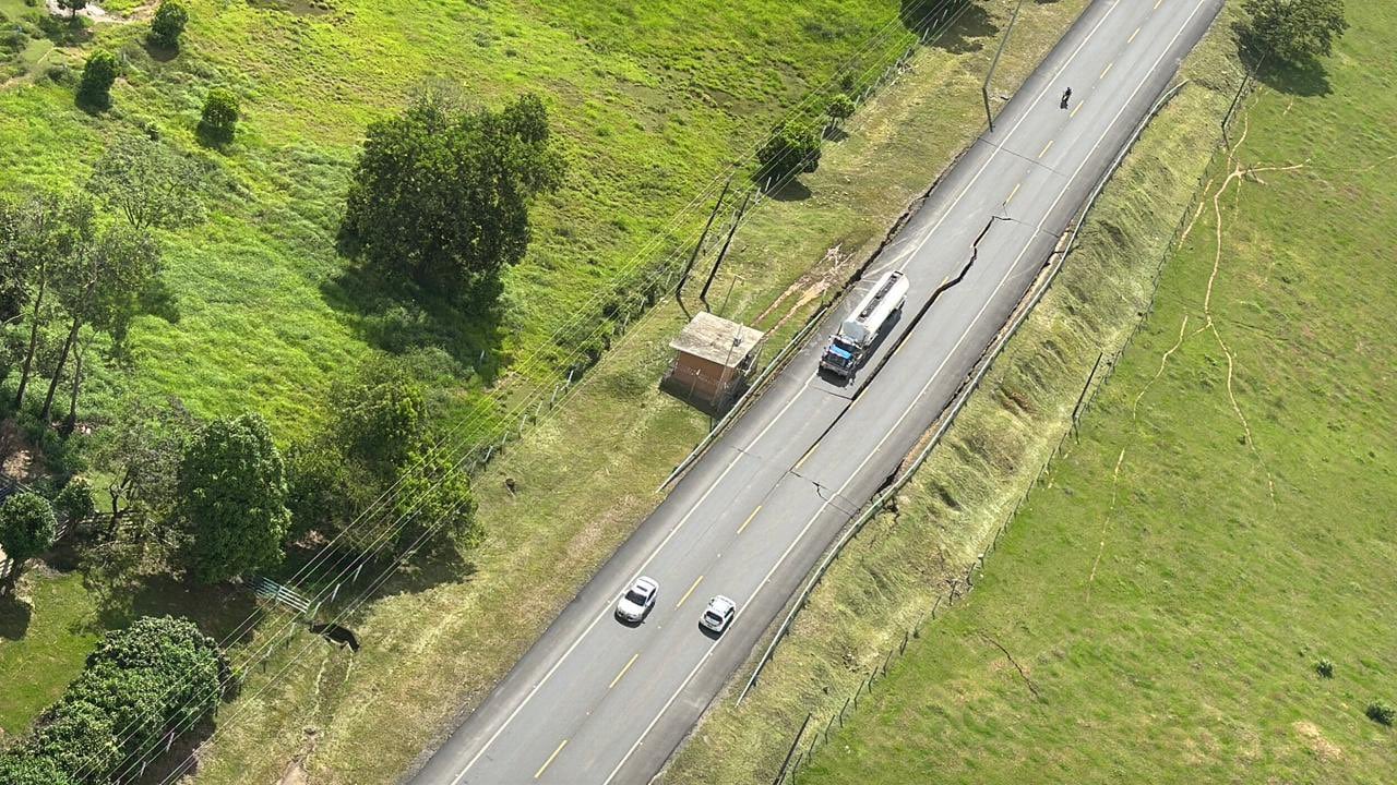 El movimiento telúrico de este domingo dejó graves afectaciones en los municipios de Paratebueno y Medina en el departamento de Cundinamarca.