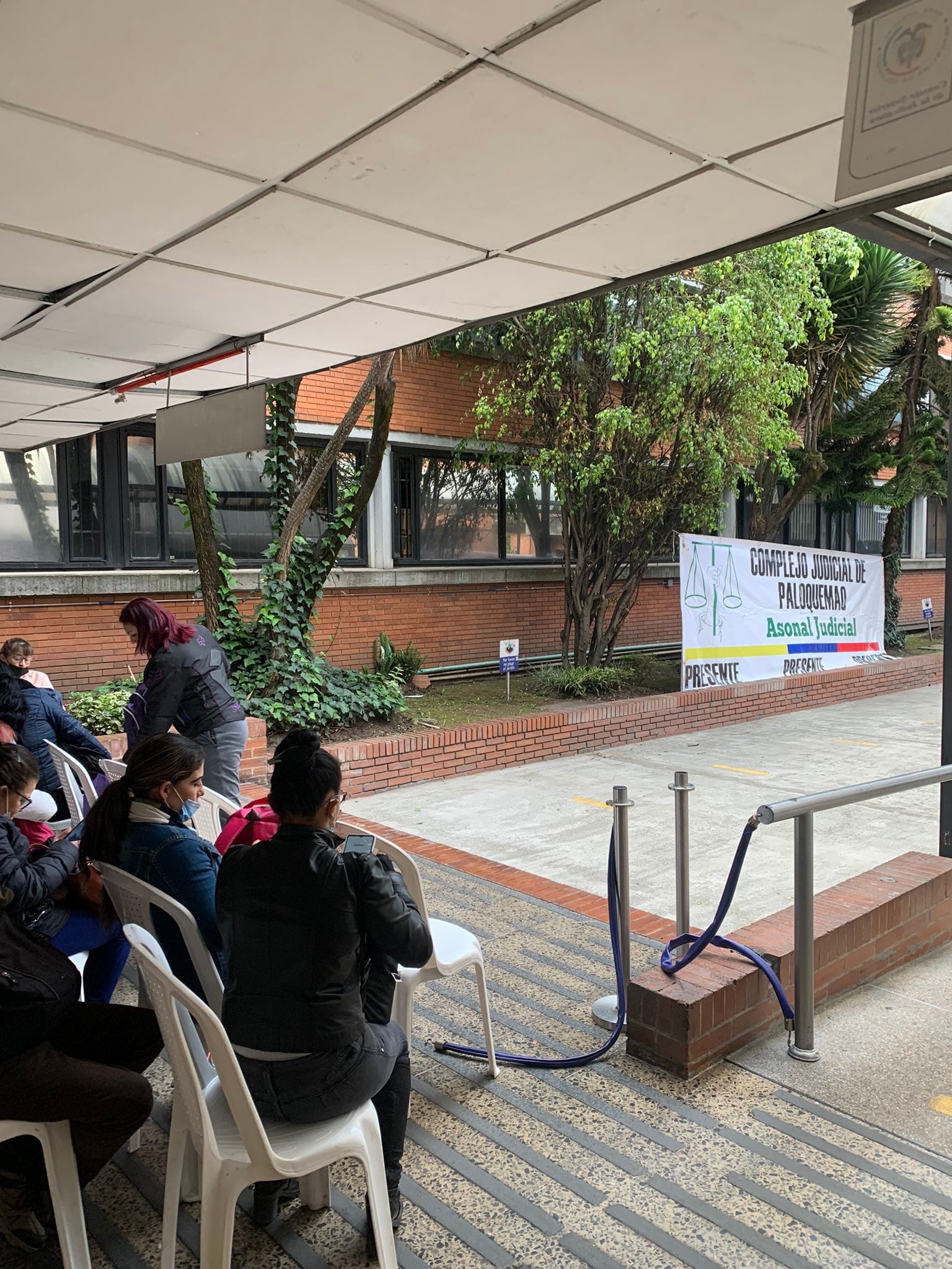 Los juzgados señalan que no hay cantidad suficiente de personas para atender los casos que llegan.