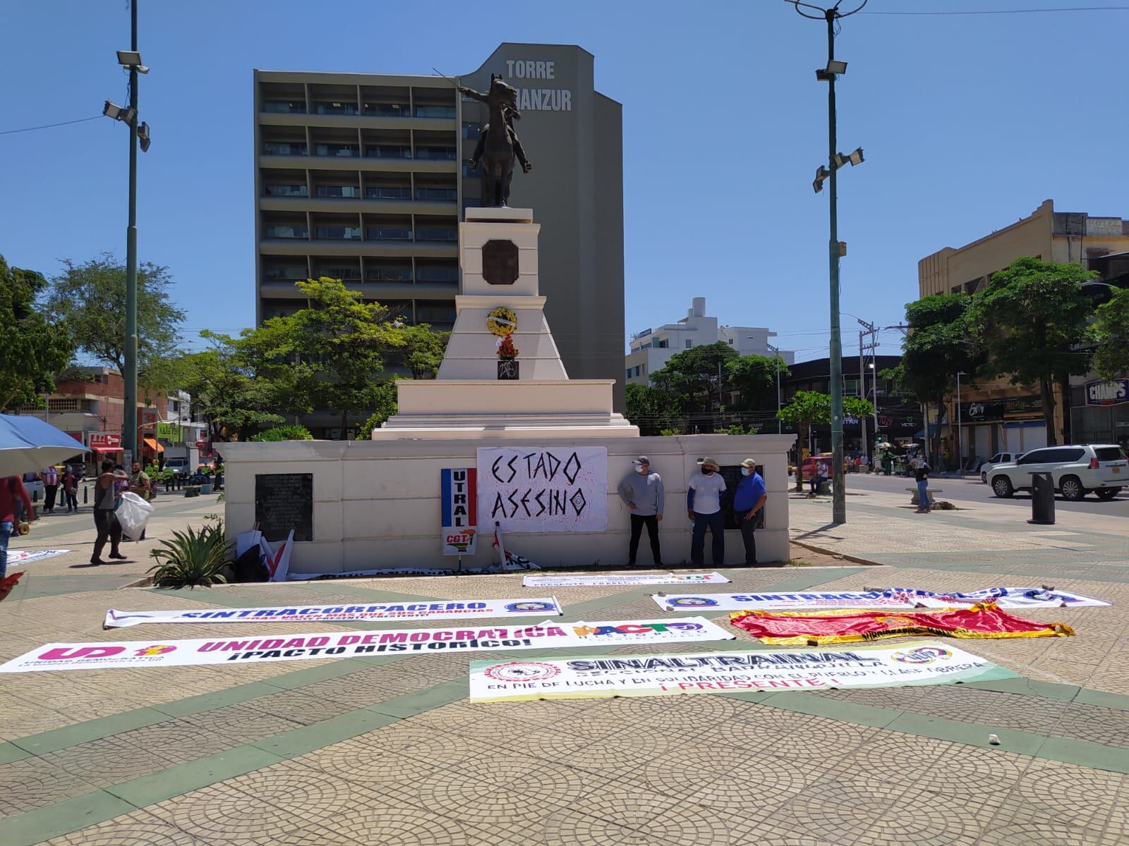 Paseo de Bolívar punto c concentración de las centrales obreras.