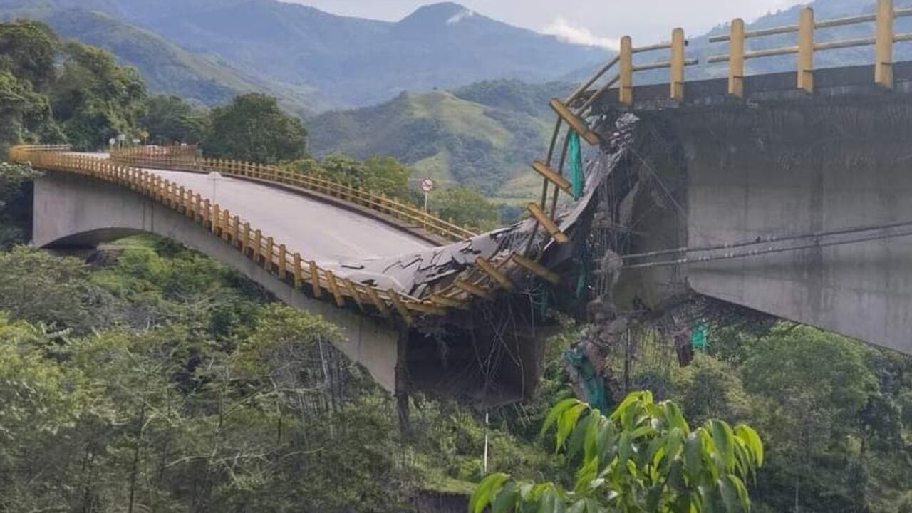 Colapso de puente en el sector Los Grillos