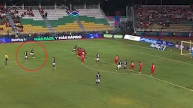 Momento del remate de Luis Muriel