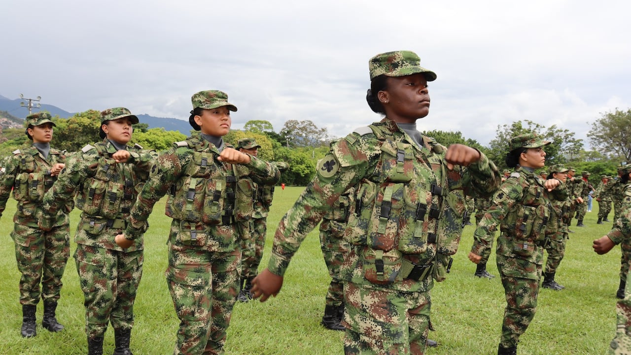 Mujeres que prestan servicio militar en el Valle del Cauca