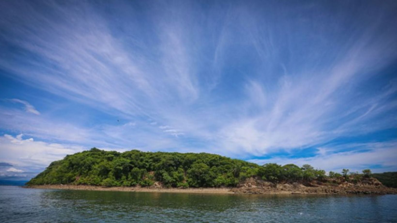 La isla centroamericana que se transformó en un increíble destino turístico y dejó atrás su pasado de temida cárcel