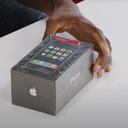 Marques Brownlee pagó 40.000 dólares por un ejemplar de ese primer modelo de iPhone