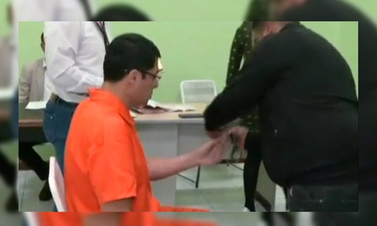 Hugo Cabezas, ex ministro y ex gobernador de Trujillo, fue detenido en el marco de los operativos contra la corrupción en el país.