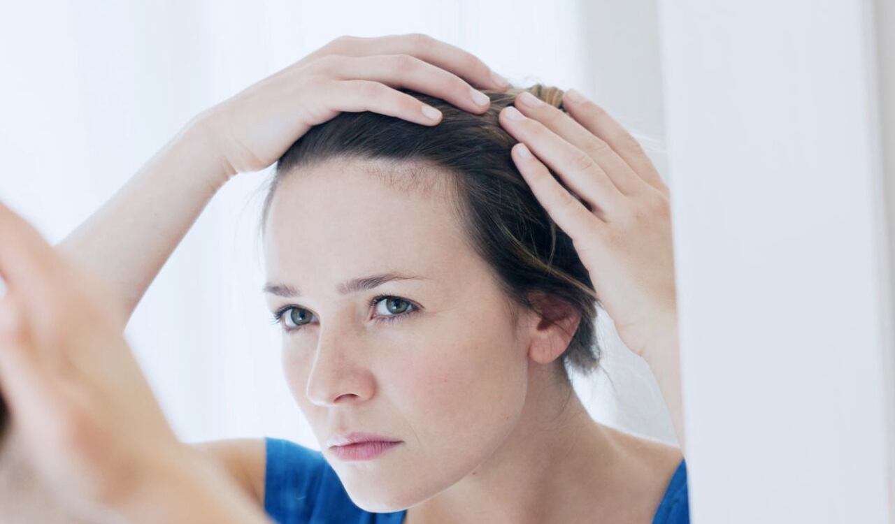 Existen múltiples métodos para tratar la caspa, sin embargo, es indispensable conocer, con la ayuda de un especialista, qué tipo de afección se tiene.