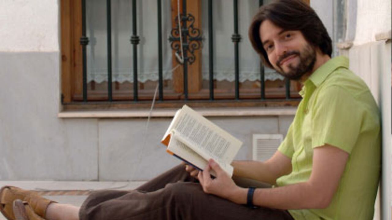 Con ‘El viajero del siglo’, Andrés Neuman ganó el Premio Alfaguara de Novela 2009