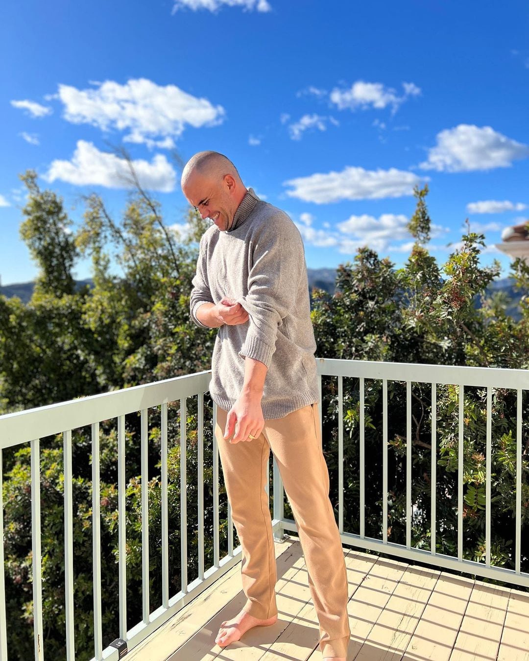 El actor también enfoca su tiempo libre en su fortalecimiento físico y espiritual. Foto: Instagram @juanpabloraba.