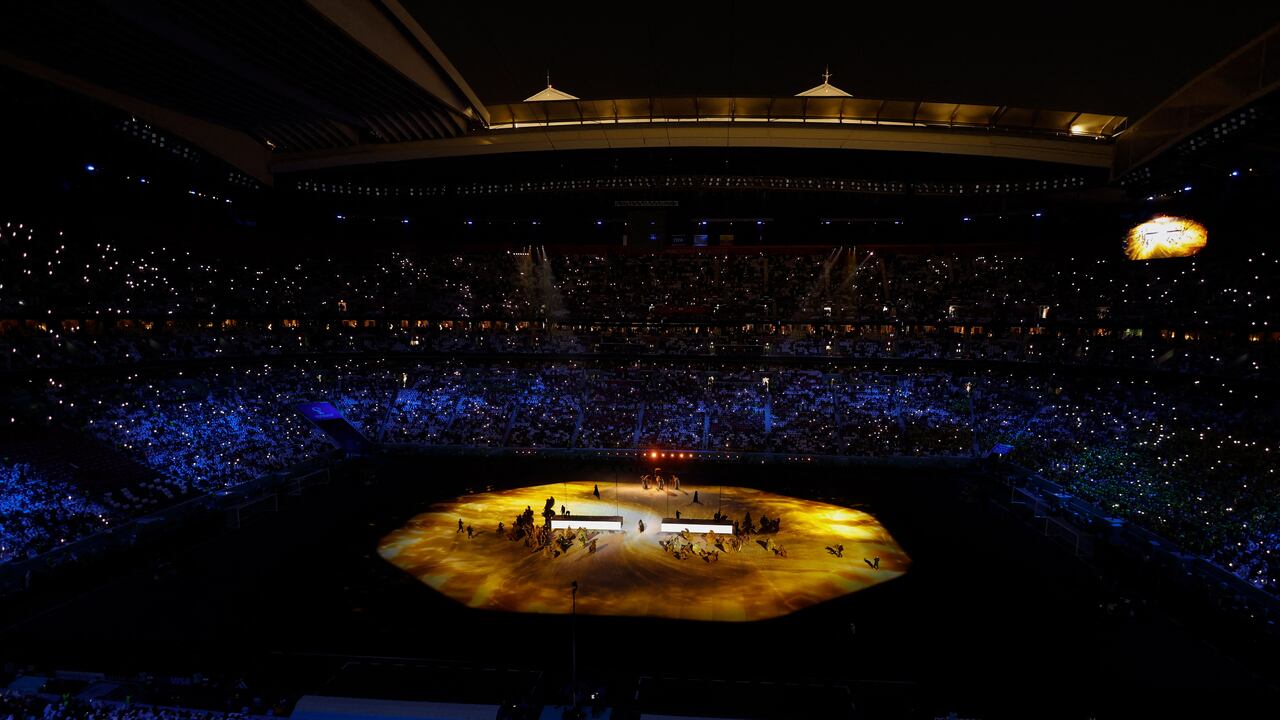 Sobre las 9:40 AM (hora de Colombia) inició la presentación en el Estadio Al Bayt