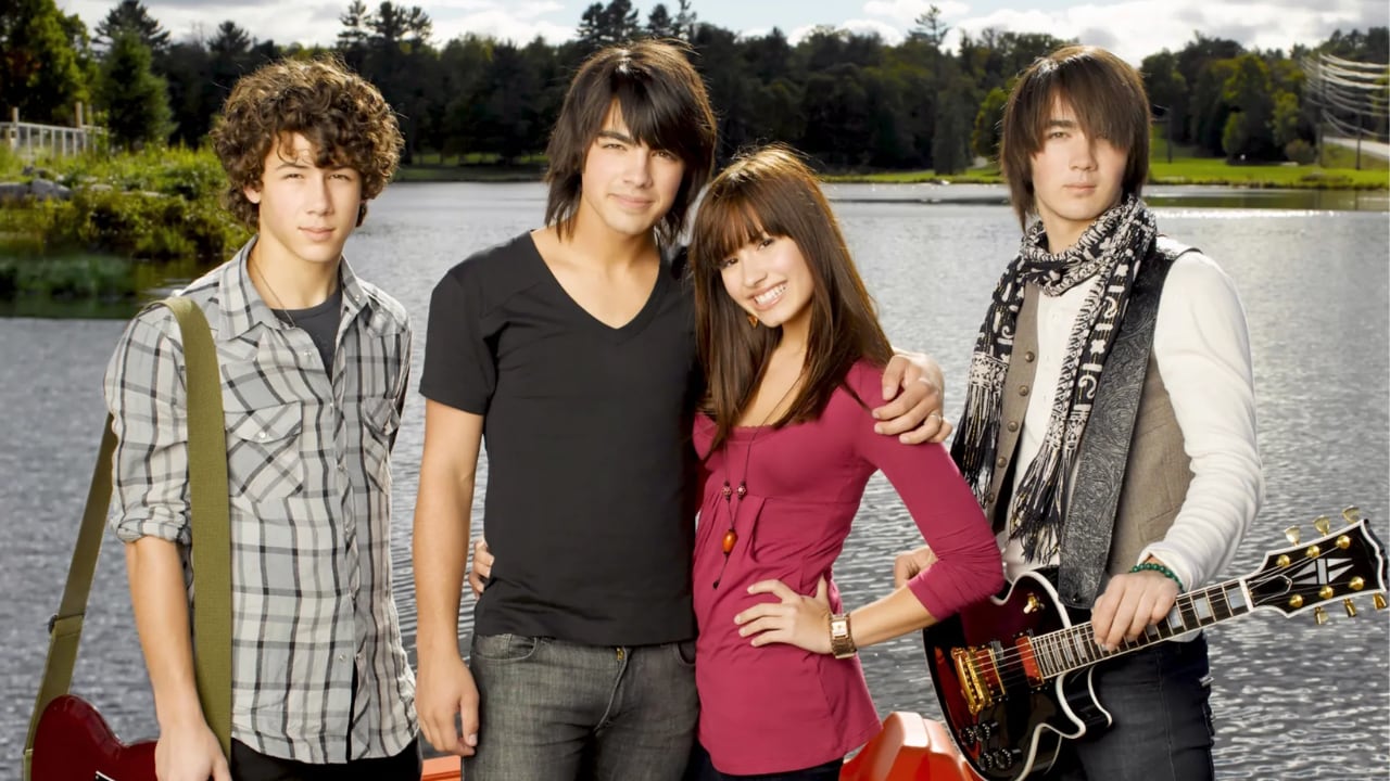 Se reveló la imagen promocional de la tercera entrega de Camp Rock, una de las películas más exitosas de Disney.