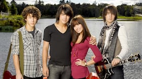Se reveló la imagen promocional de la tercera entrega de Camp Rock, una de las películas más exitosas de Disney.