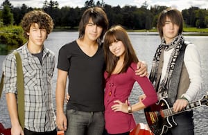 Se reveló la imagen promocional de la tercera entrega de Camp Rock, una de las películas más exitosas de Disney.