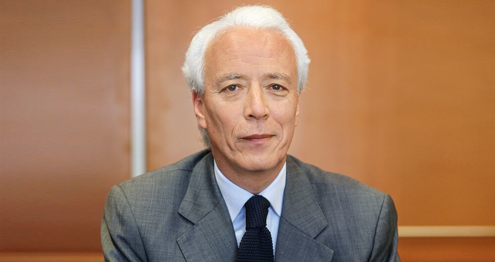 Carlos gustavo arrietaAbogado de Colombia ante la Corte de La Haya