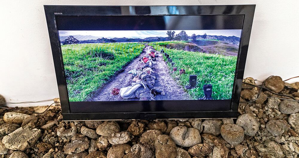 El aspecto audiovisual de la muestra le suma poderosamente.