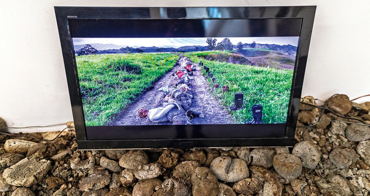 El aspecto audiovisual de la muestra le suma poderosamente.