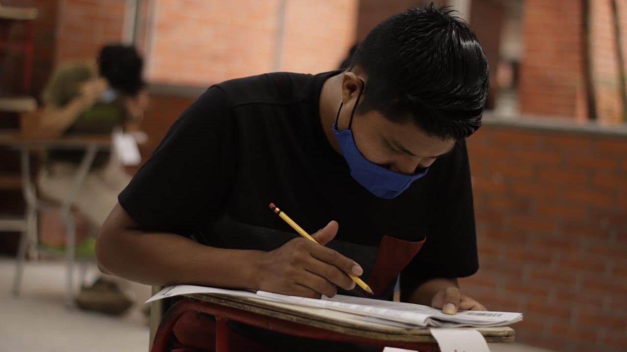 Cerca de 89.000 alumnos estaban citados para presentar la prueba saber 11 y validación de bachillerato académico presencialmente.