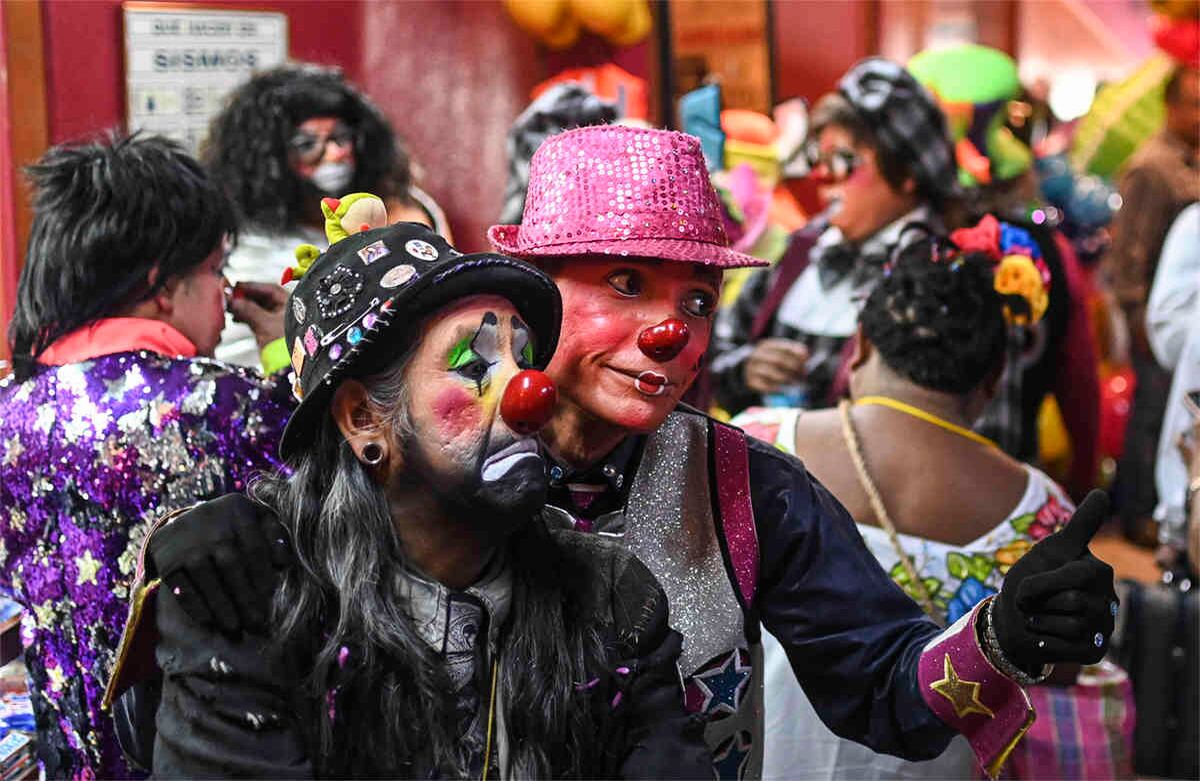 Payasos asisten a la XXIV Convención de Payasos en Ciudad de México, el 23 de octubre de 2019. (Foto: Pedro PardoAFP)