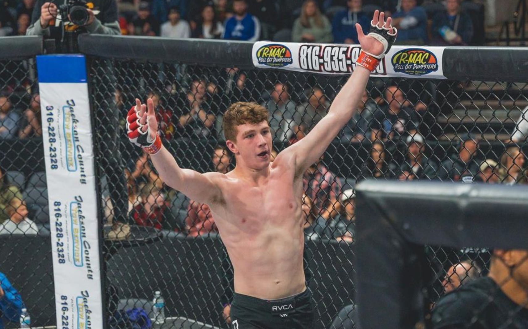 Dylan Reischman sufrió una fuerte lesión en su rodilla.