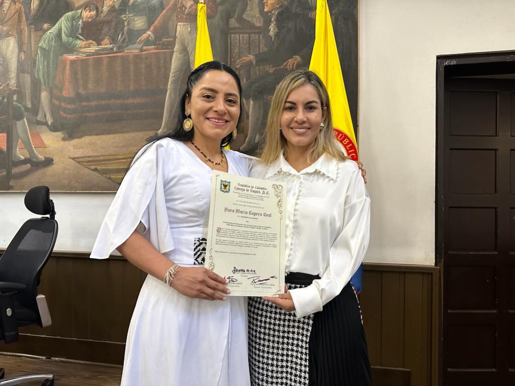 La concejal Atí Quigua junto con la gestora  Aura María Lopera.