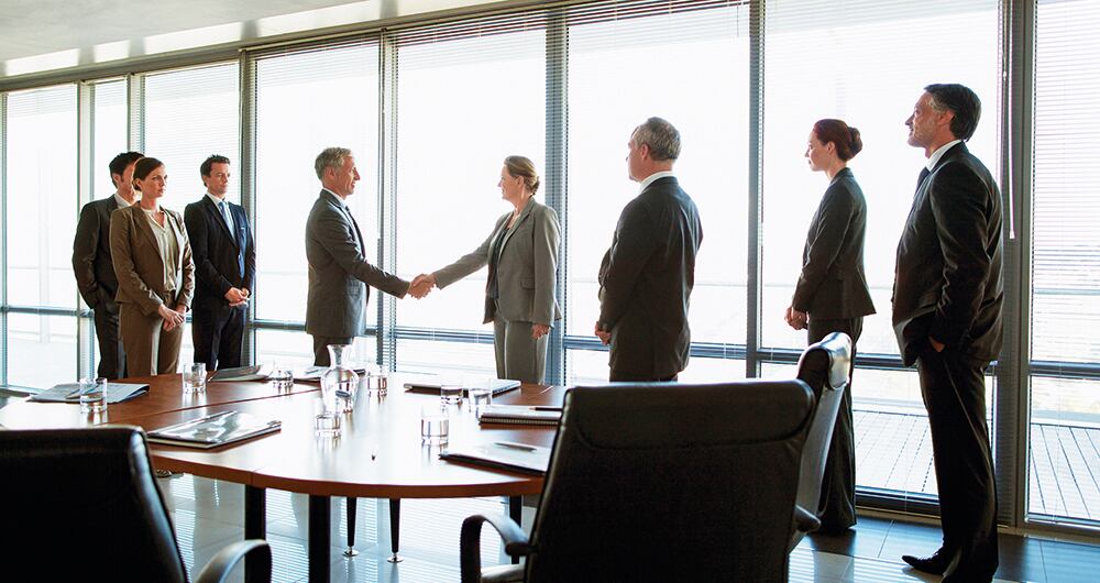 La incerti-dumbre de la reforma tributaria podría acelerar negocios. Las decisiones en materia de impuestos rigen a partir de 2023 y algunos preferirían no correr riesgos.