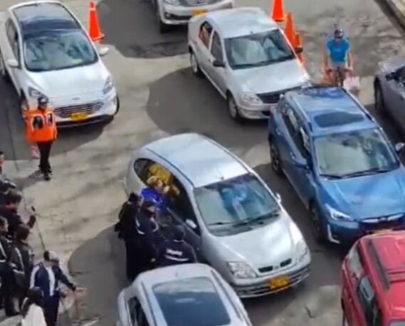 El conductor del carro fue sancionado con un comparendo.