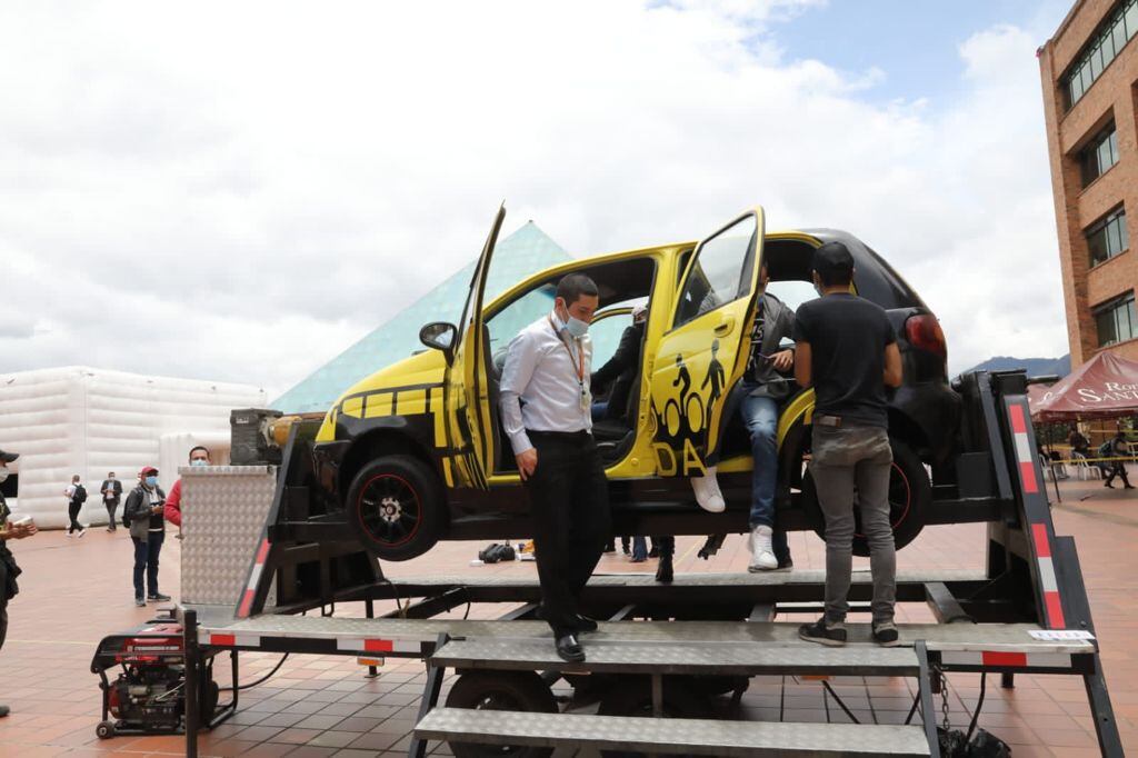 En la campaña se han usado simuladores para concientizar sobre los riesgos de la imprudencia en las vías.