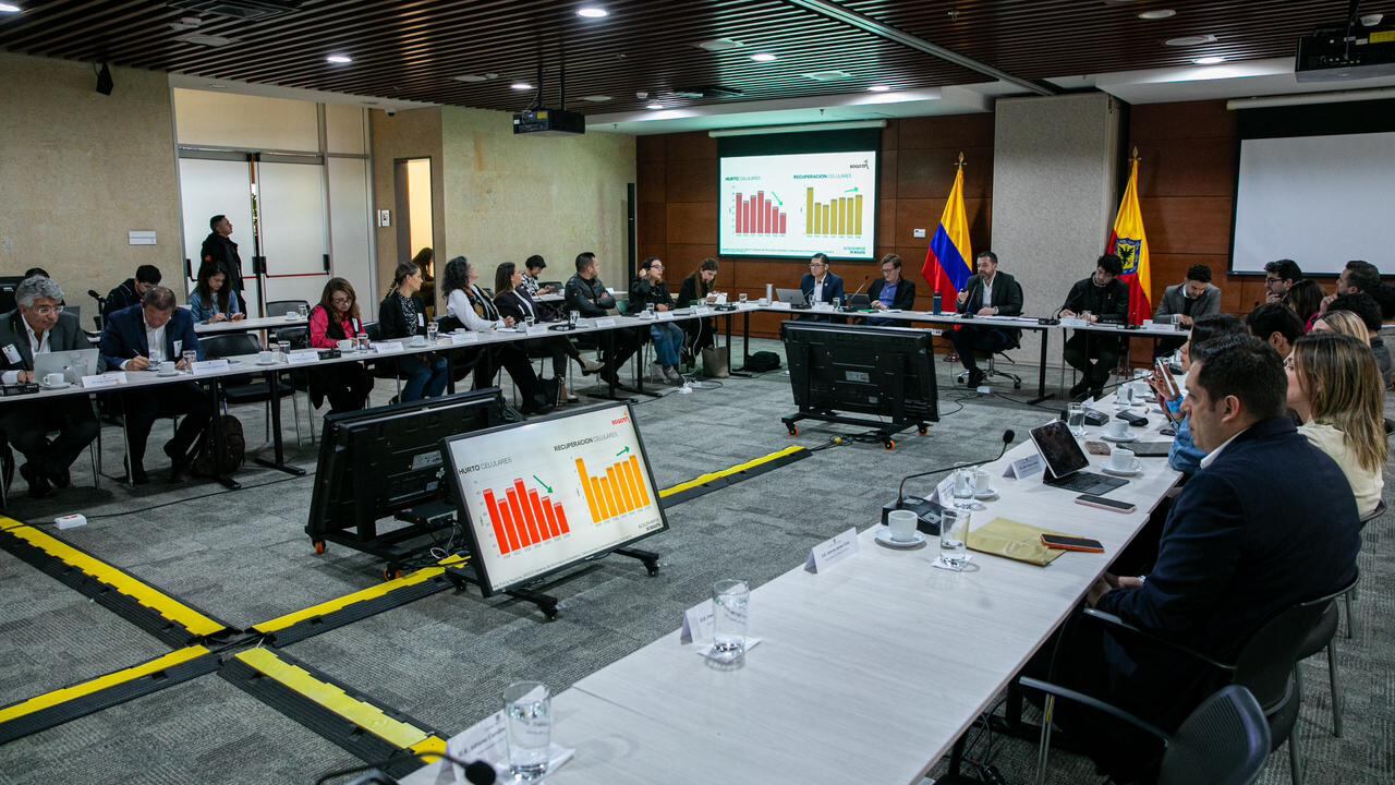 Reunión del alcalde Galán con congresistas electos para hablar de seguridad.