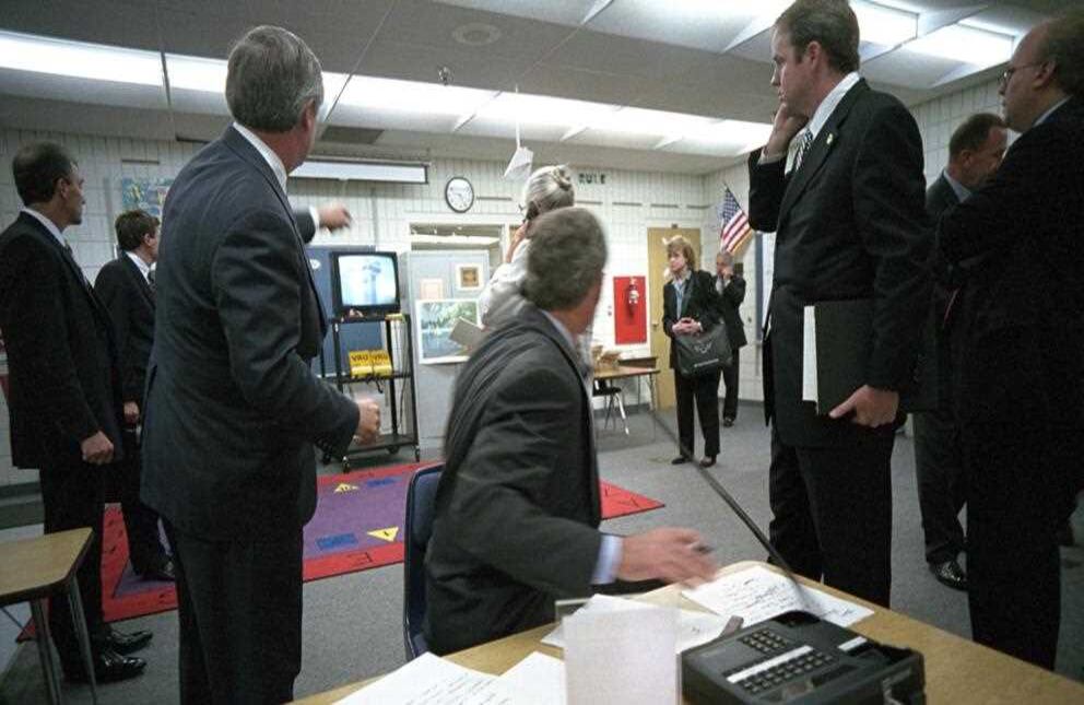 La escuela fue acordonada y desde allí empezó a escribir su primer discurso tras los ataques. Foto: Eric Draper