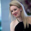 Elizabeth Holmes, de 31 años, es reconocida a nivel mundial por ser la fundadora y actual directora ejecutiva de Theranos, una solución digital para el sector salud. La riqueza de esta empresaria, la única mujer que se destaca en el top diez de Forbes, se calcula en US$4.500 millones.