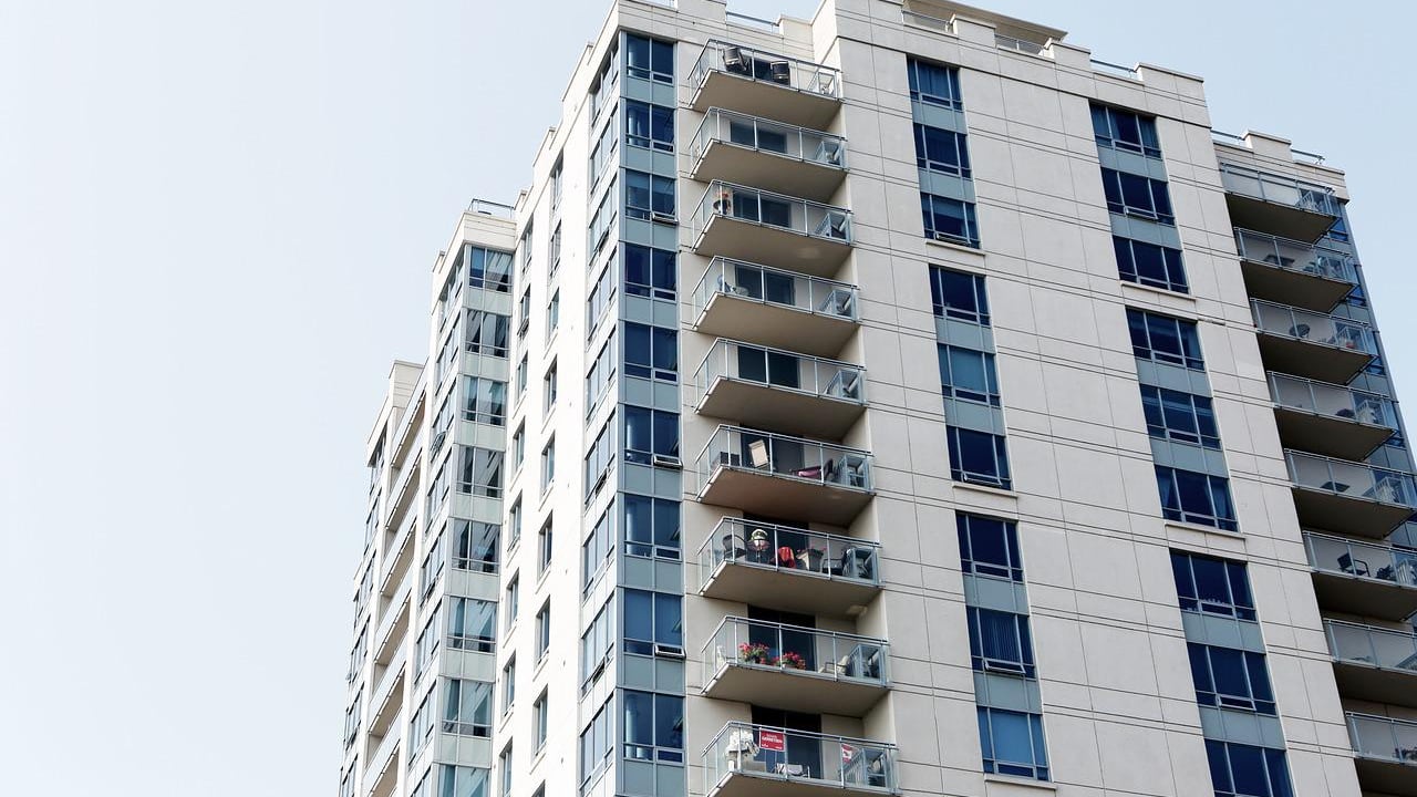 Las multas son establecidas por el reglamento interno de la propiedad. (Imagen de referencia).