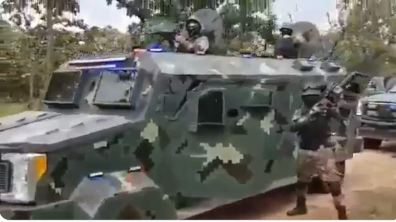 "Pura gente del señor Mencho", gritan decenas de hombres armados al exponer su poderío militar, antes de la caída del capo.