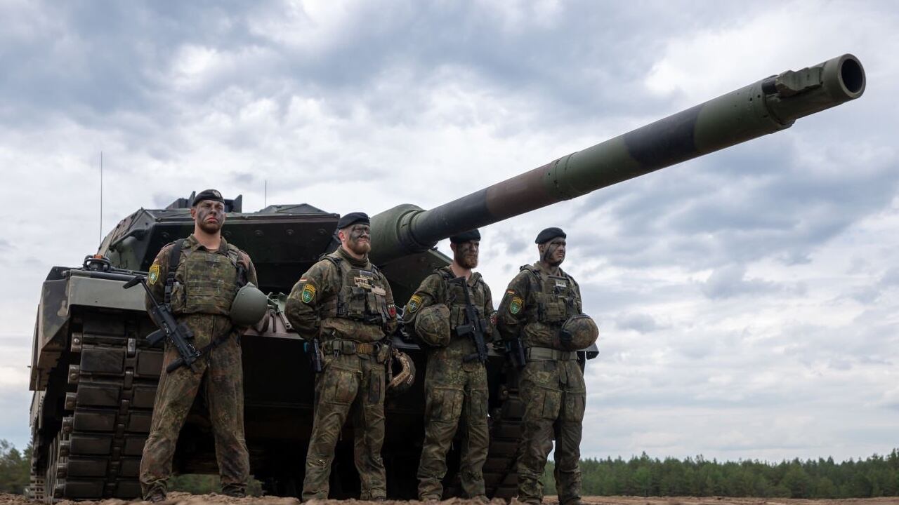 Tanques de guerra modelo Leopard 2A4, de origen alemán.