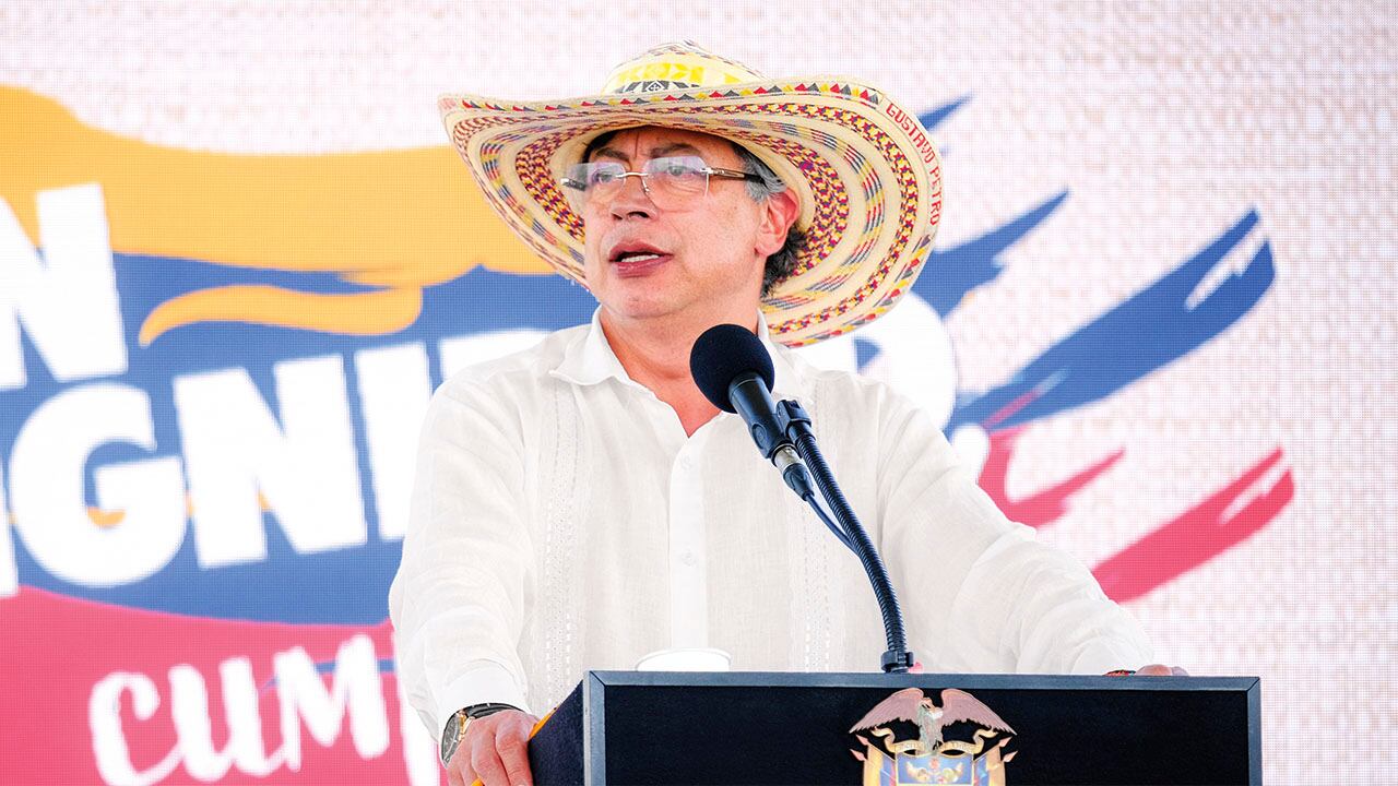 El presidente Petro ordenó no comprar más armamento a Estados Unidos.