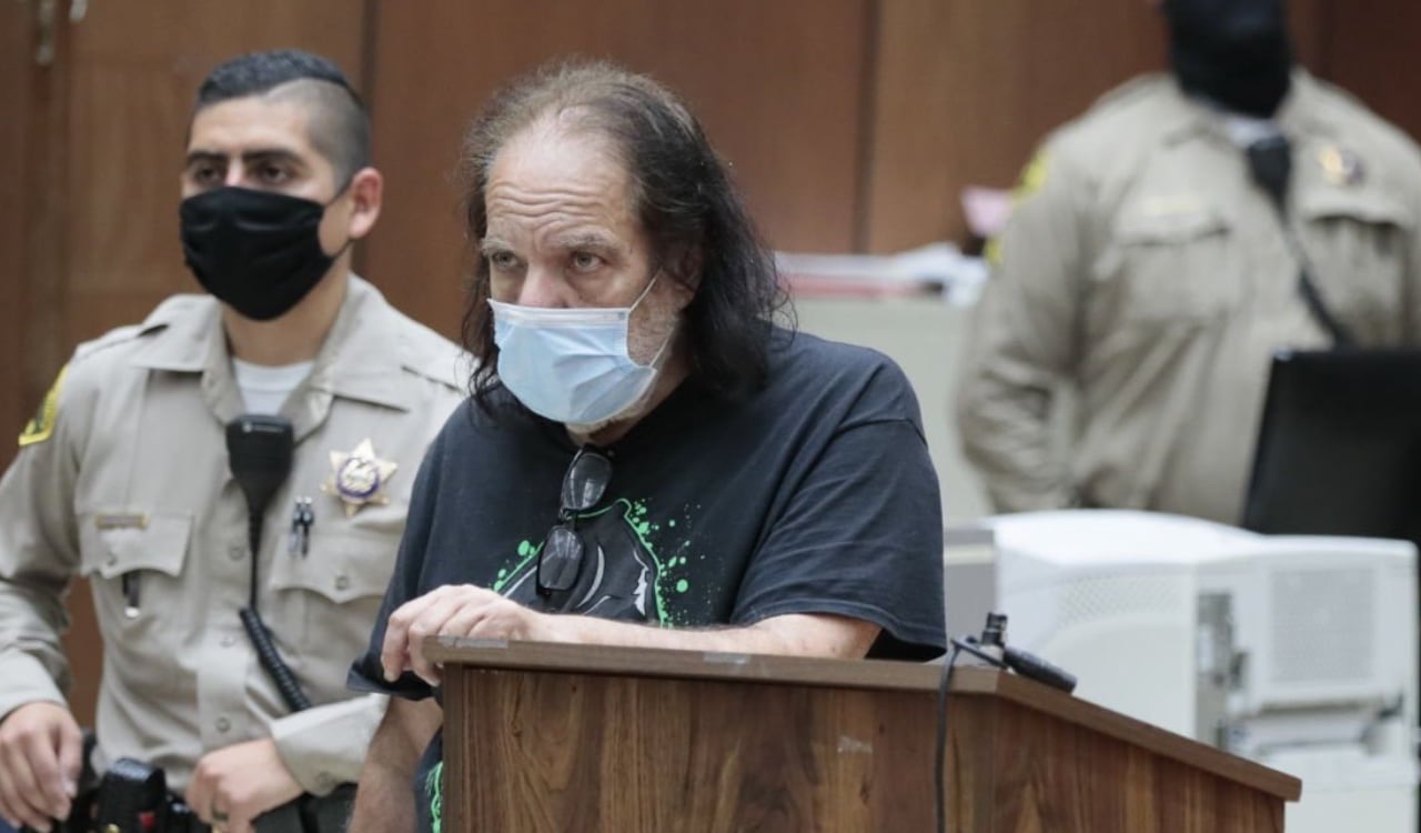 Ron Jeremy en la corte del Clara Shortridge Foltz Criminal Justice Center el pasado 23 de junio de 2020, cuando fue acusado de violación y abuso sexual