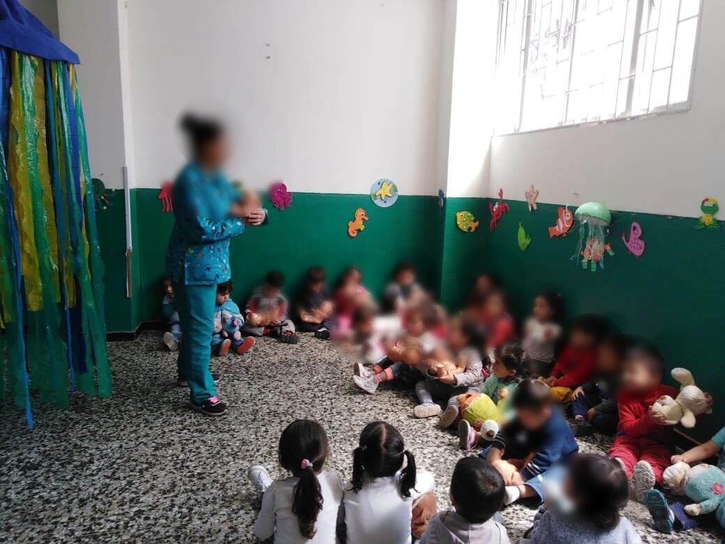 Las profesoras duran hasta 50 días o más para que les paguen sus sueldos.